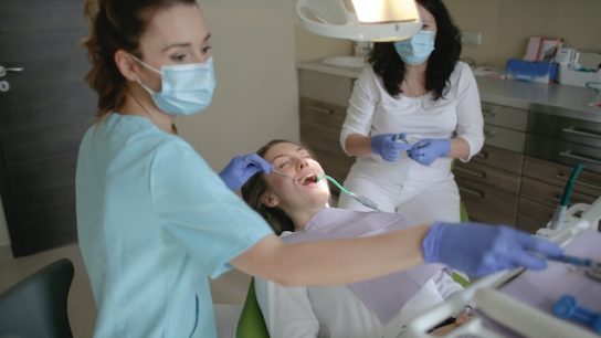 persiapan tindakan veneer gigi bandung